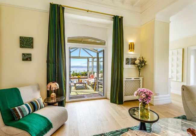 Casa en Torquay - Vane Tower- Historic retreat with Panoramic Sea Views Casa en Torquay - Vane Tower- Historic retreat with Panoramic Sea Views