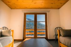 Apartamento en San Carlos de Bariloche - HCE A7 El departamento es tipo dúplex, con vista a la montaña (103 mts aprox).