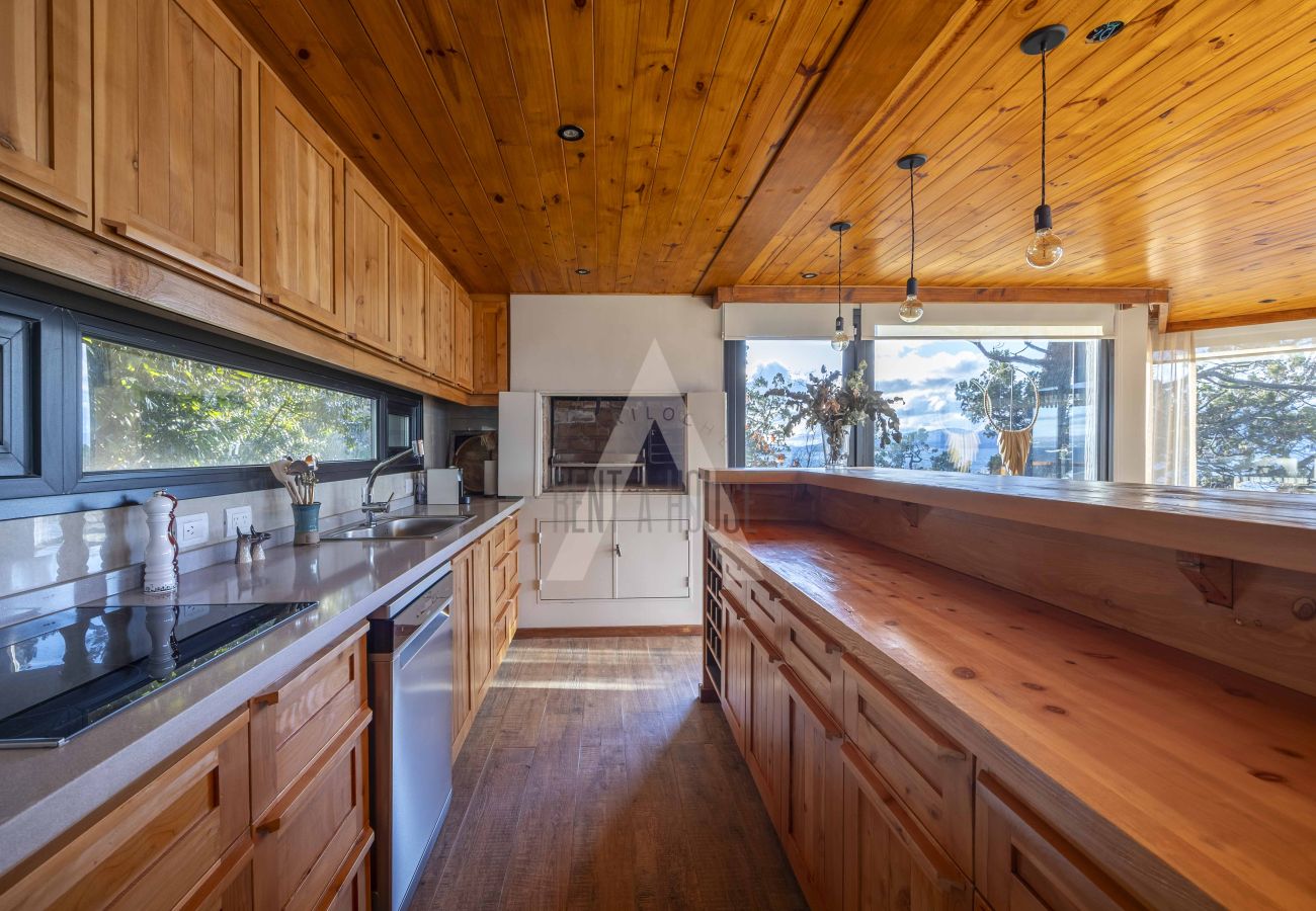 Casa en San Carlos de Bariloche - HUAPI48C | Villa exclusiva sobre el Nahuel Huapi con HOT TUBE