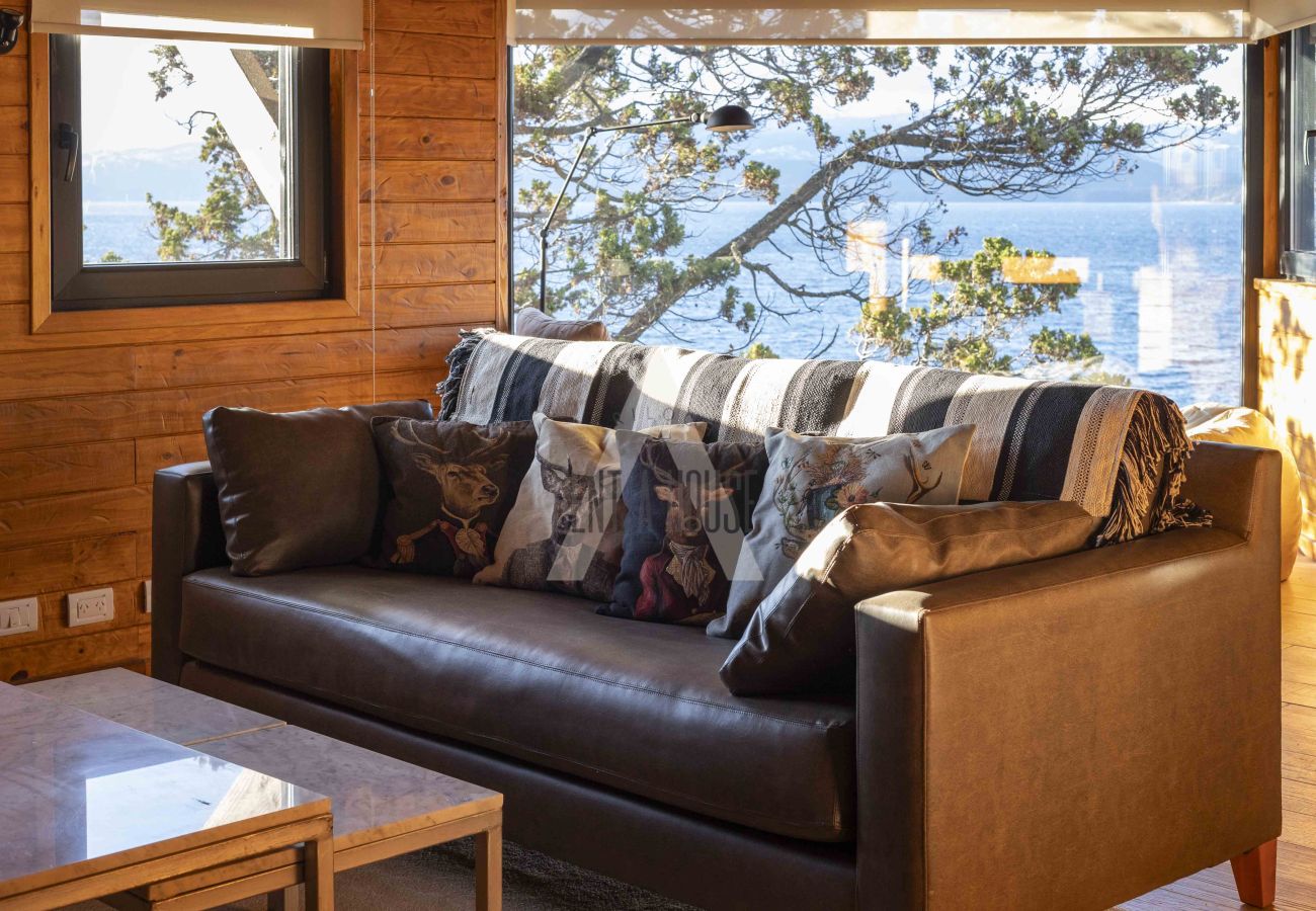 Casa en San Carlos de Bariloche - HUAPI48C | Villa exclusiva sobre el Nahuel Huapi con HOT TUBE