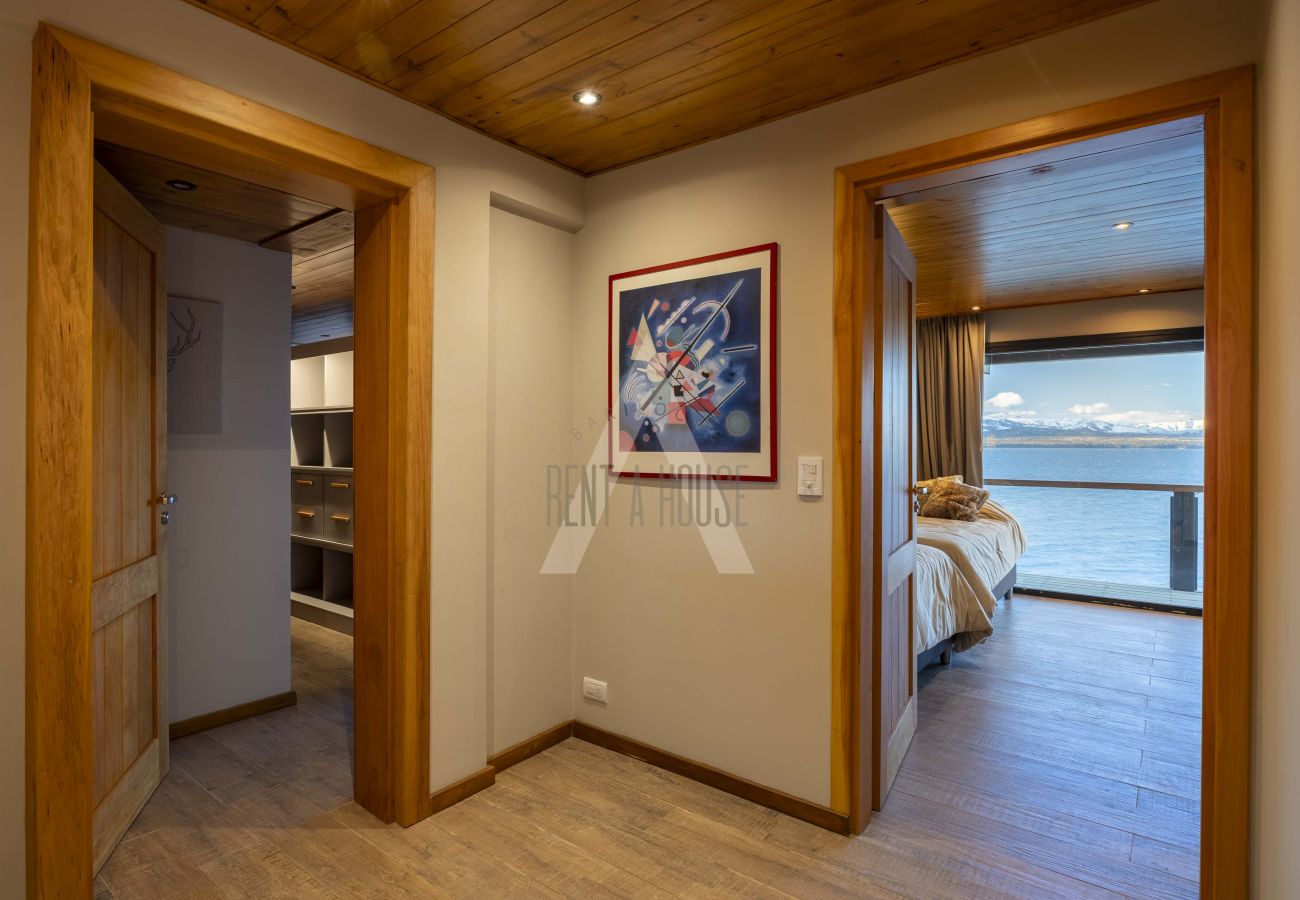 Casa en San Carlos de Bariloche - HUAPI48C | Villa exclusiva sobre el Nahuel Huapi con HOT TUBE
