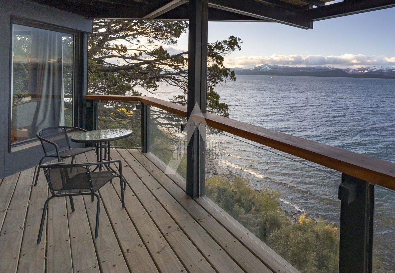 Casa en San Carlos de Bariloche - HUAPI48C | Villa exclusiva sobre el Nahuel Huapi con HOT TUBE