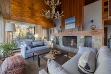 Casa en San Carlos de Bariloche - HUAPI48C | Villa exclusiva sobre el Nahuel Huapi