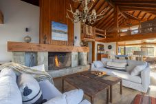 Casa en San Carlos de Bariloche - HUAPI48C | Villa exclusiva sobre el Nahuel Huapi