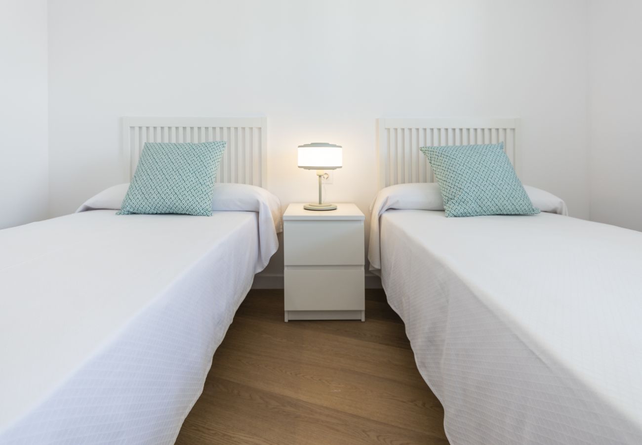 Apartamento en Playa de Gandía - AG PIRÁMIDE