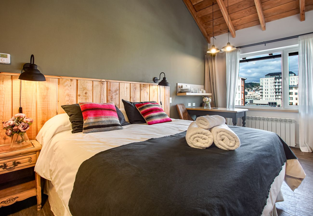 Estudio en San Carlos de Bariloche - RUSITO en pleno centro con vista al lago Nahuel Huapi