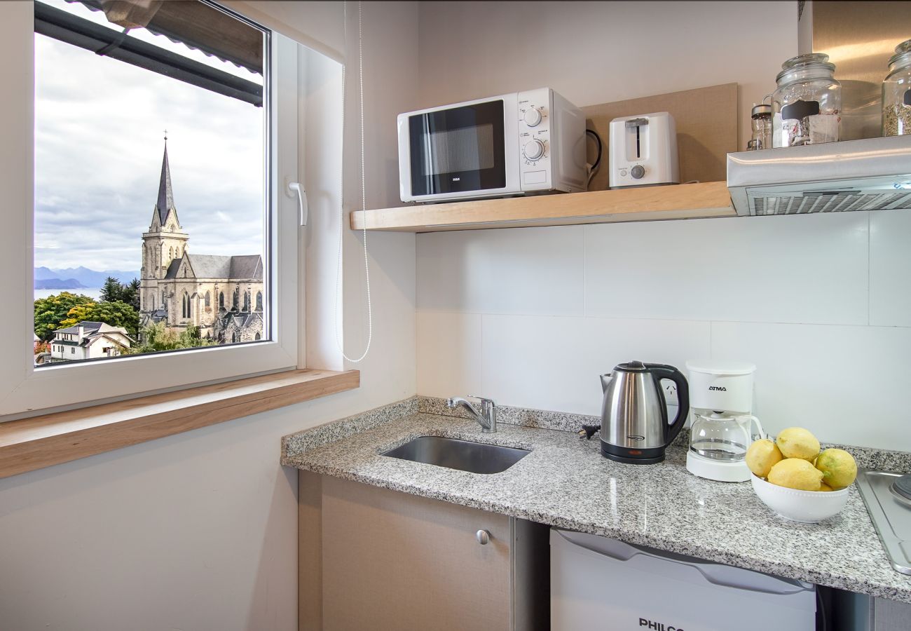 Estudio en San Carlos de Bariloche - RUSITO en pleno centro con vista al lago Nahuel Huapi