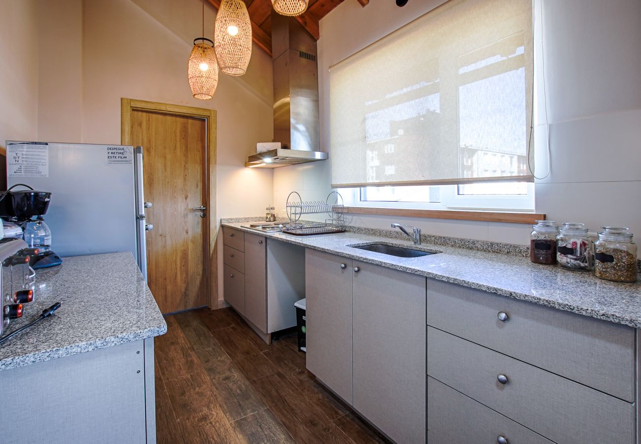 Apartamento en San Carlos de Bariloche - Montaña departamento con vista al lago y estacionamiento en Bariloche