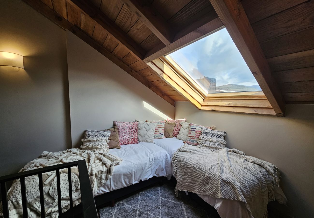 Apartamento en San Carlos de Bariloche - Montaña departamento con vista al lago y estacionamiento en Bariloche