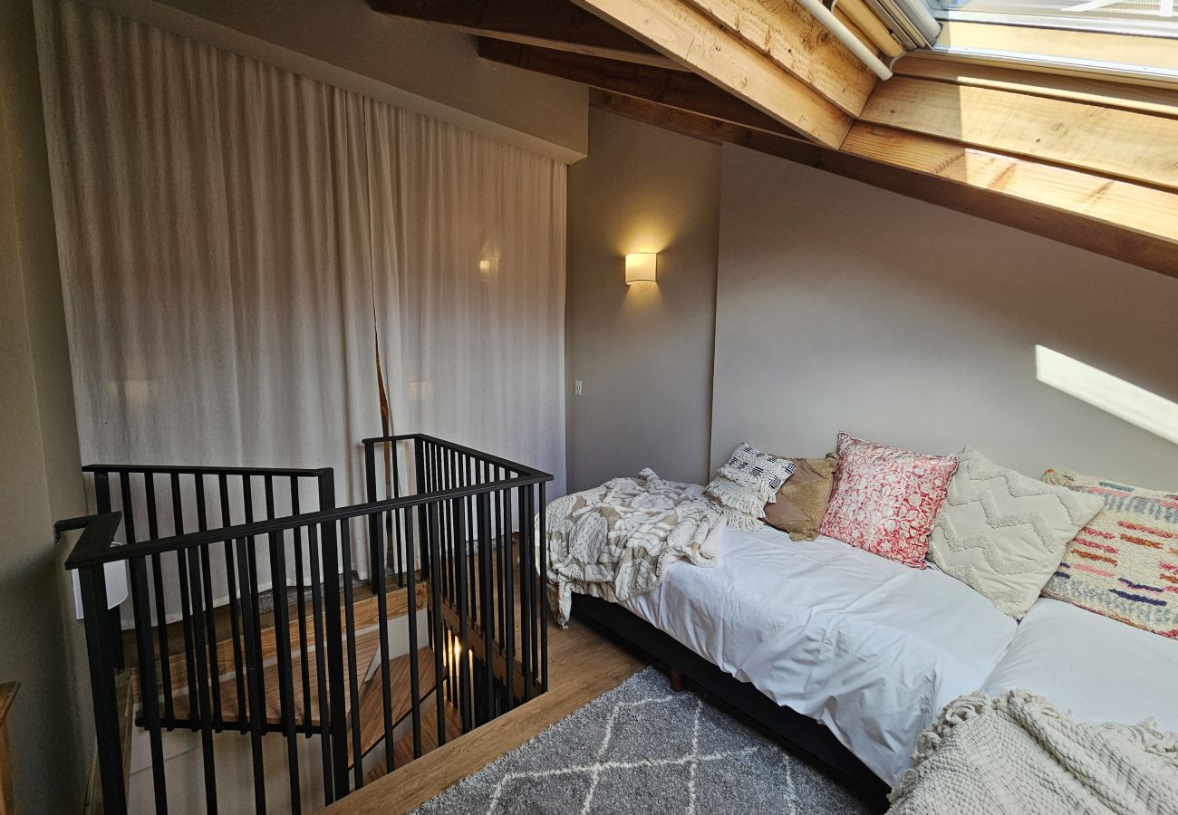 Apartamento en San Carlos de Bariloche - Montaña departamento con vista al lago y estacionamiento en Bariloche