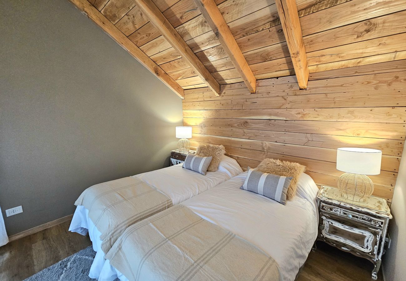 Apartamento en San Carlos de Bariloche - Montaña departamento con vista al lago y estacionamiento en Bariloche