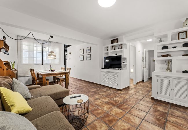 Apartamento en Playa Honda - La Casa de Tara: Tu Refugio de Sol y Mar en Playa Honda