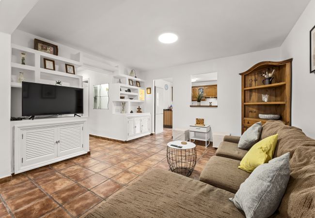 Apartamento en Playa Honda - La Casa de Tara: Tu Refugio de Sol y Mar en Playa Honda Apartamento en Playa Honda - La Casa de Tara: Tu Refugio de Sol y Mar en Playa Honda
