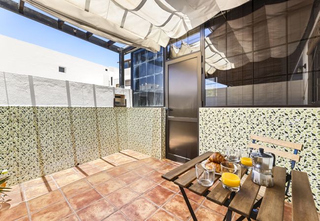 Apartamento en Playa Honda - La Casa de Tara: Tu Refugio de Sol y Mar en Playa Honda Apartamento en Playa Honda - La Casa de Tara: Tu Refugio de Sol y Mar en Playa Honda