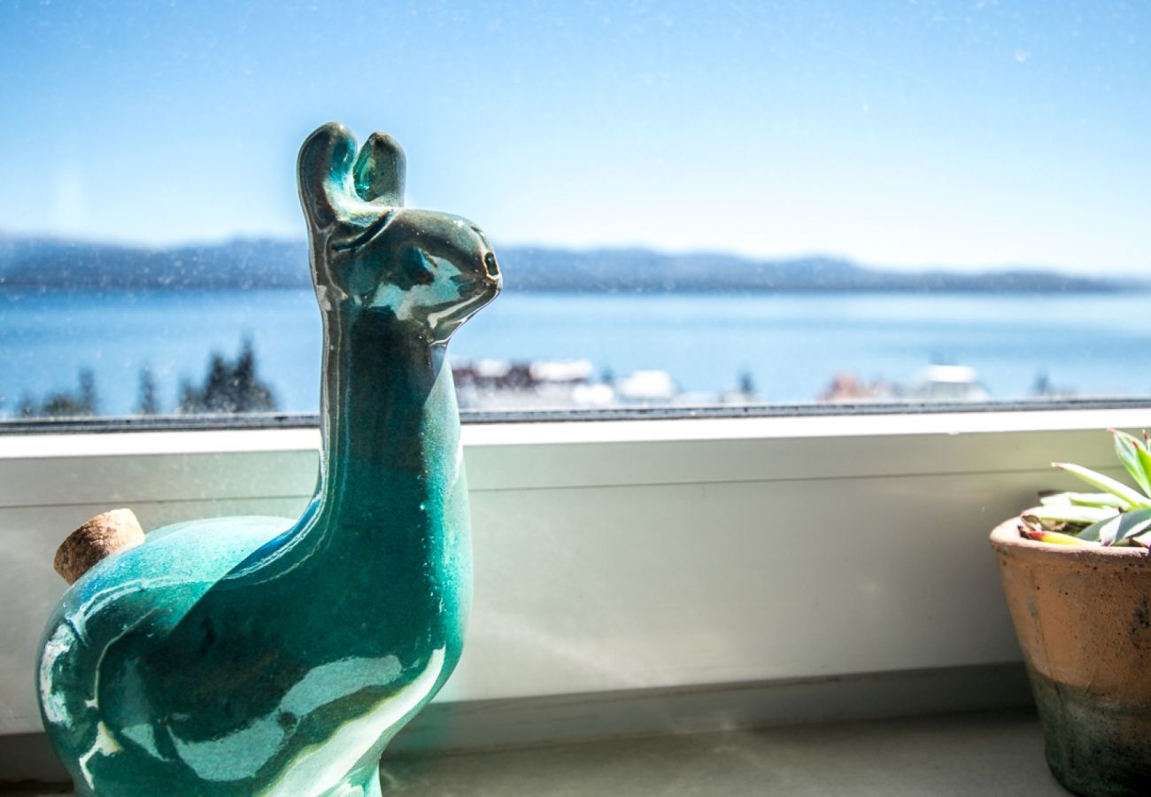 Apartamento en San Carlos de Bariloche - Periscopio departamento con una impresionante vista al lago Nahuel Huapi