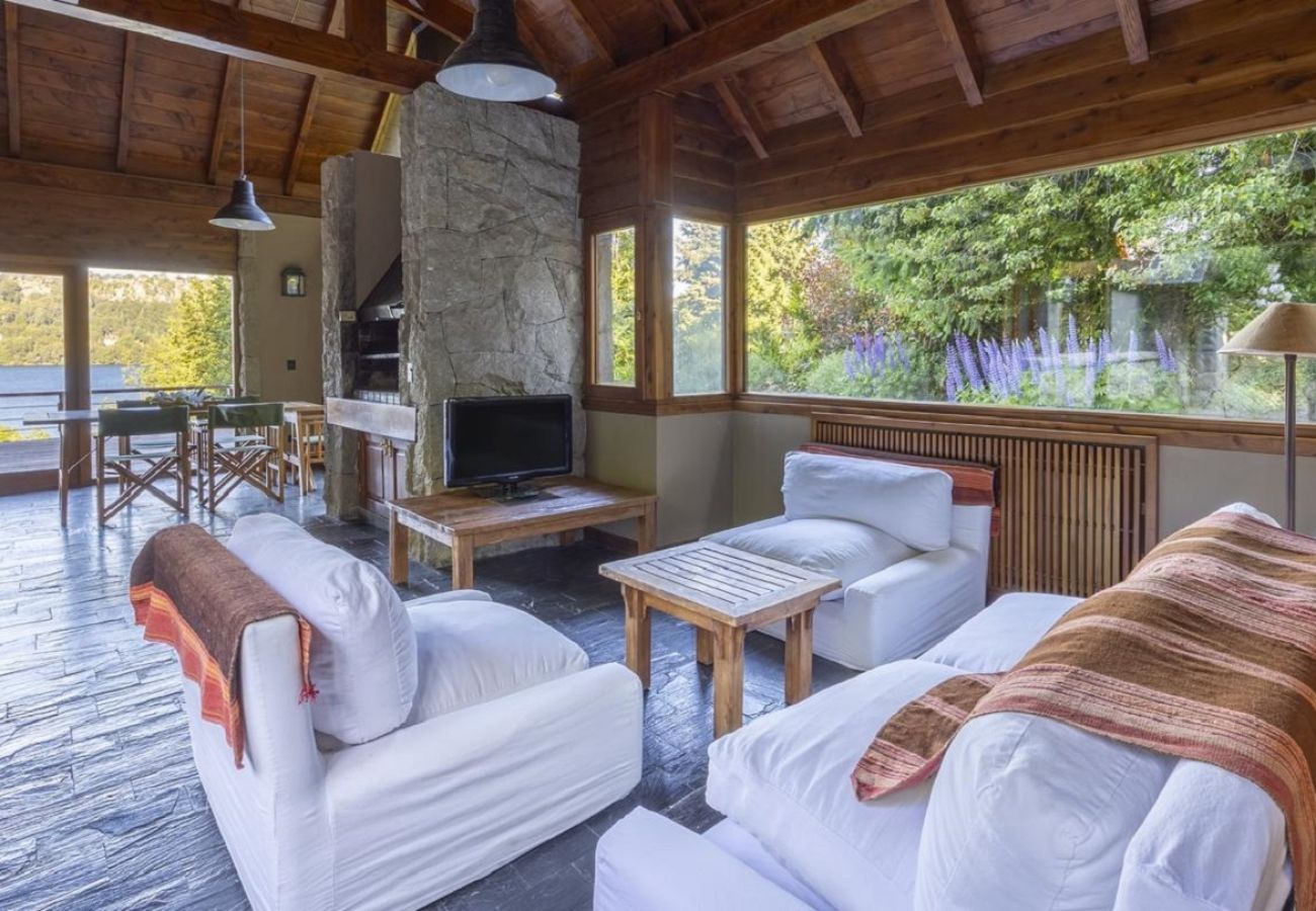 Casa en San Carlos de Bariloche - VENAH01 CÁLIDA Y CÓMODA CASA EN BARRIO CERRADO CON COSTA DE LAGO