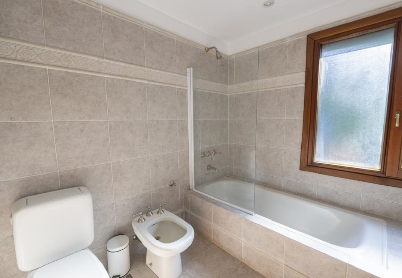 Casa en San Carlos de Bariloche - VENAH01 CÁLIDA Y CÓMODA CASA EN BARRIO CERRADO CON COSTA DE LAGO