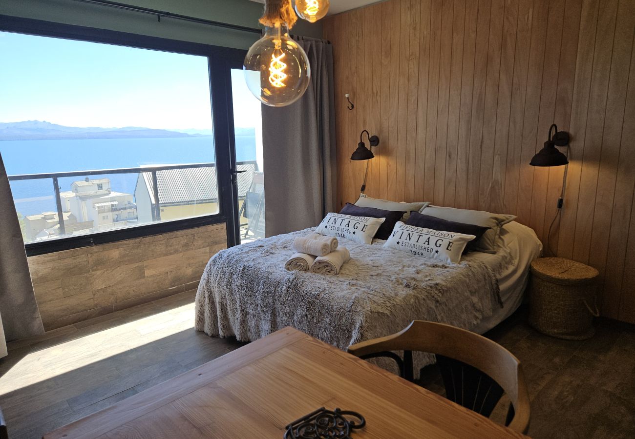 Estudio en San Carlos de Bariloche - Suizo II departamento romantico con espectacular vista al lago Nahuel Huapi