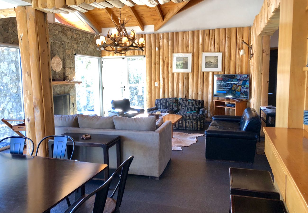 Casa en San Carlos de Bariloche - Casa frente a Llao Llao en Bariloche