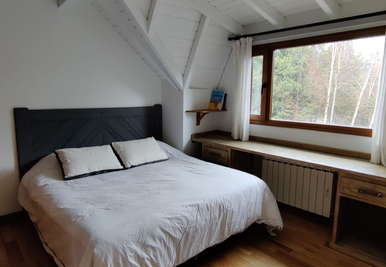 Casa en San Carlos de Bariloche - ARE55 ESPECTACULAR CASA CON QUINCHO INTEGRADO Y PILETA CLIMATIZADA