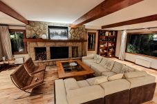 Casa en San Carlos de Bariloche - ARE55 ESPECTACULAR CASA CON QUINCHO INTEGRADO Y PILETA CLIMATIZADA