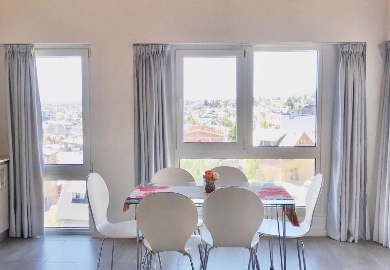 Apartamento en San Carlos de Bariloche - Gaia, estacionamiento y vista al lago Nahuel Huapi
