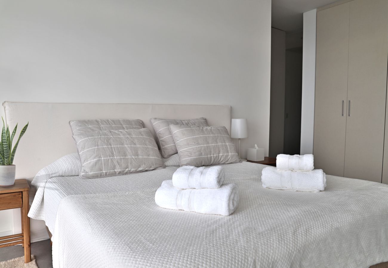 Apartamento en San Carlos de Bariloche - HUAPI43C Departamento de lujo sobre el lago Nahuel Huapi en moderno complejo