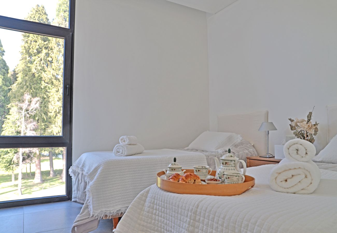 Apartamento en San Carlos de Bariloche - HUAPI43C Departamento de lujo sobre el lago Nahuel Huapi en moderno complejo