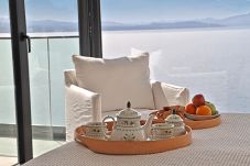 Apartamento en San Carlos de Bariloche - 06HUAPI43C FLOR-Departamento de lujo sobre el lago Nahuel Huapi en moderno complejo