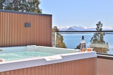 Apartamento en San Carlos de Bariloche - 06HUAPI43C FLOR-Departamento de lujo sobre el lago Nahuel Huapi en moderno complejo