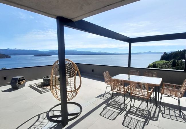 Apartamento en San Carlos de Bariloche - HUAPI50 Jacuzzi & Parilla privados y una vista alucinante al lago