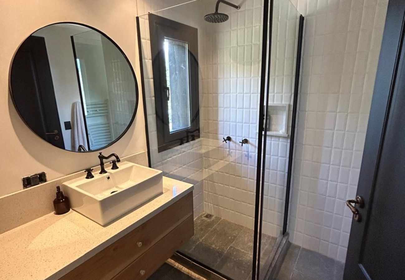 Casa en San Carlos de Bariloche - ARE21 CASA DE MONTAÑA CON VISTA AL LAGO EN ARELAUQUEN