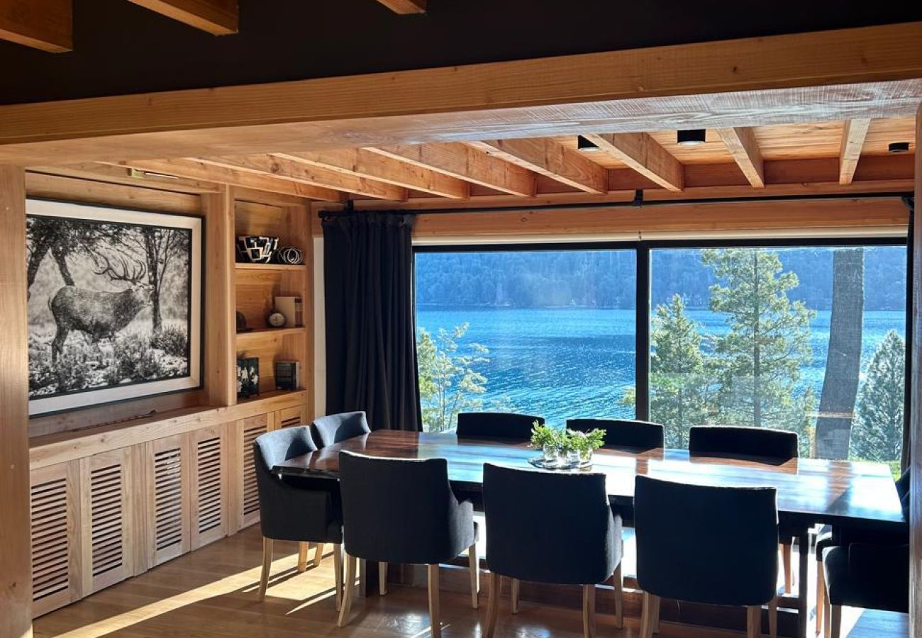 Casa en San Carlos de Bariloche - ARE21 CASA DE MONTAÑA CON VISTA AL LAGO EN ARELAUQUEN