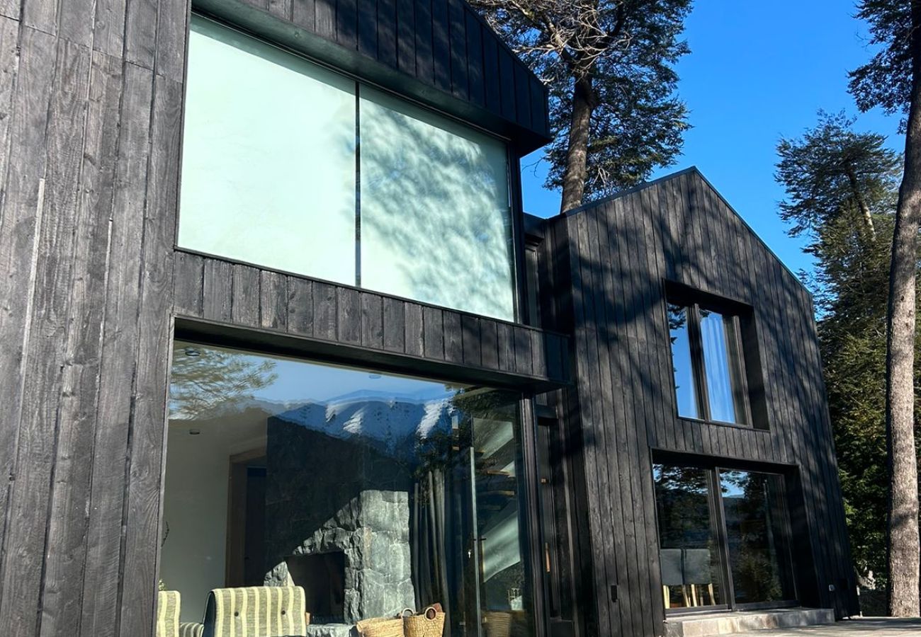 Casa en San Carlos de Bariloche - ARE21 CASA DE MONTAÑA CON VISTA AL LAGO EN ARELAUQUEN
