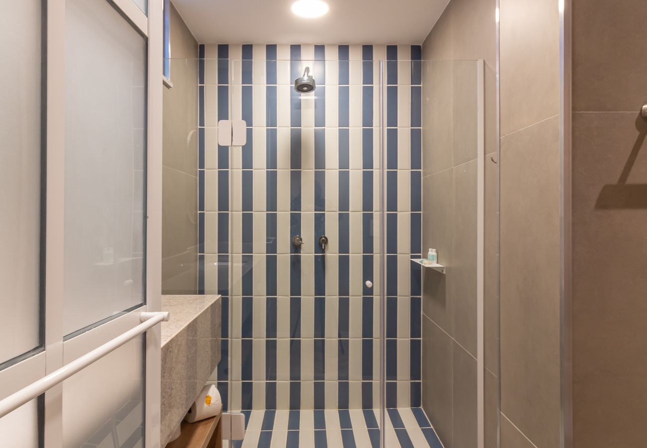 Apartamento en Rio de Janeiro - Vista al Mar y Balc&amp;oacute;n con Ba&amp;ntilde;era | Q9