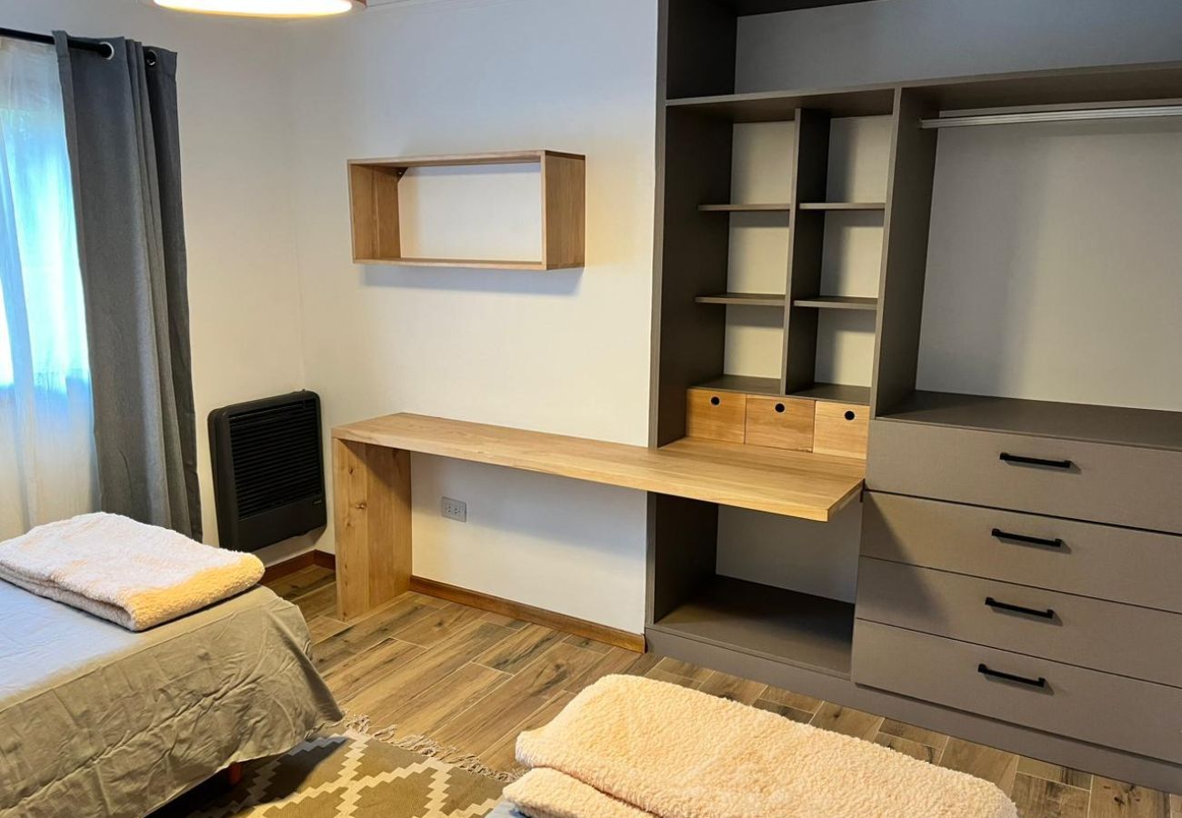 Casa en San Carlos de Bariloche - Hermosa casa a 300 metros del lago Nahuel Huapi