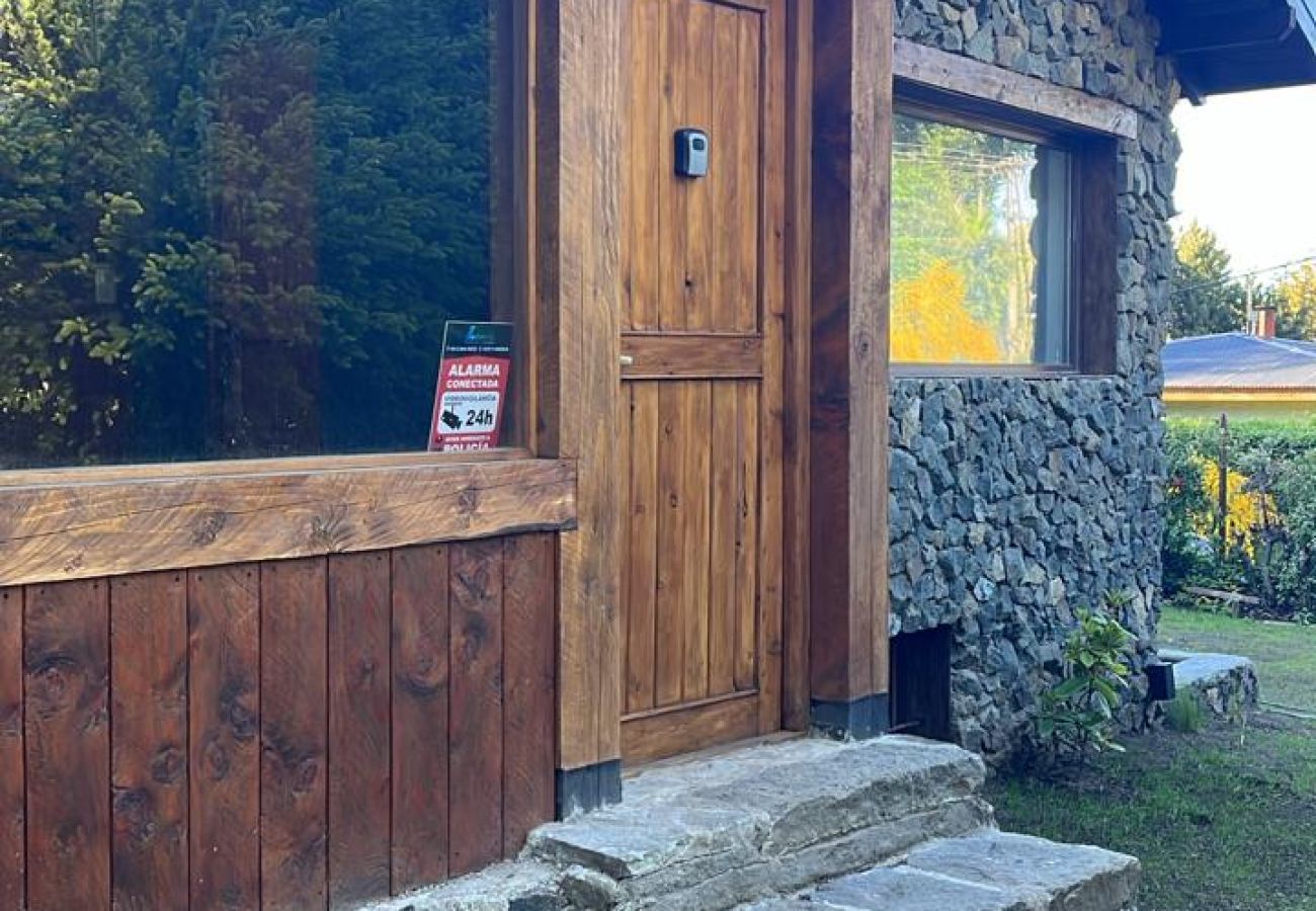 Casa en San Carlos de Bariloche - Hermosa casa a 300 metros del lago Nahuel Huapi