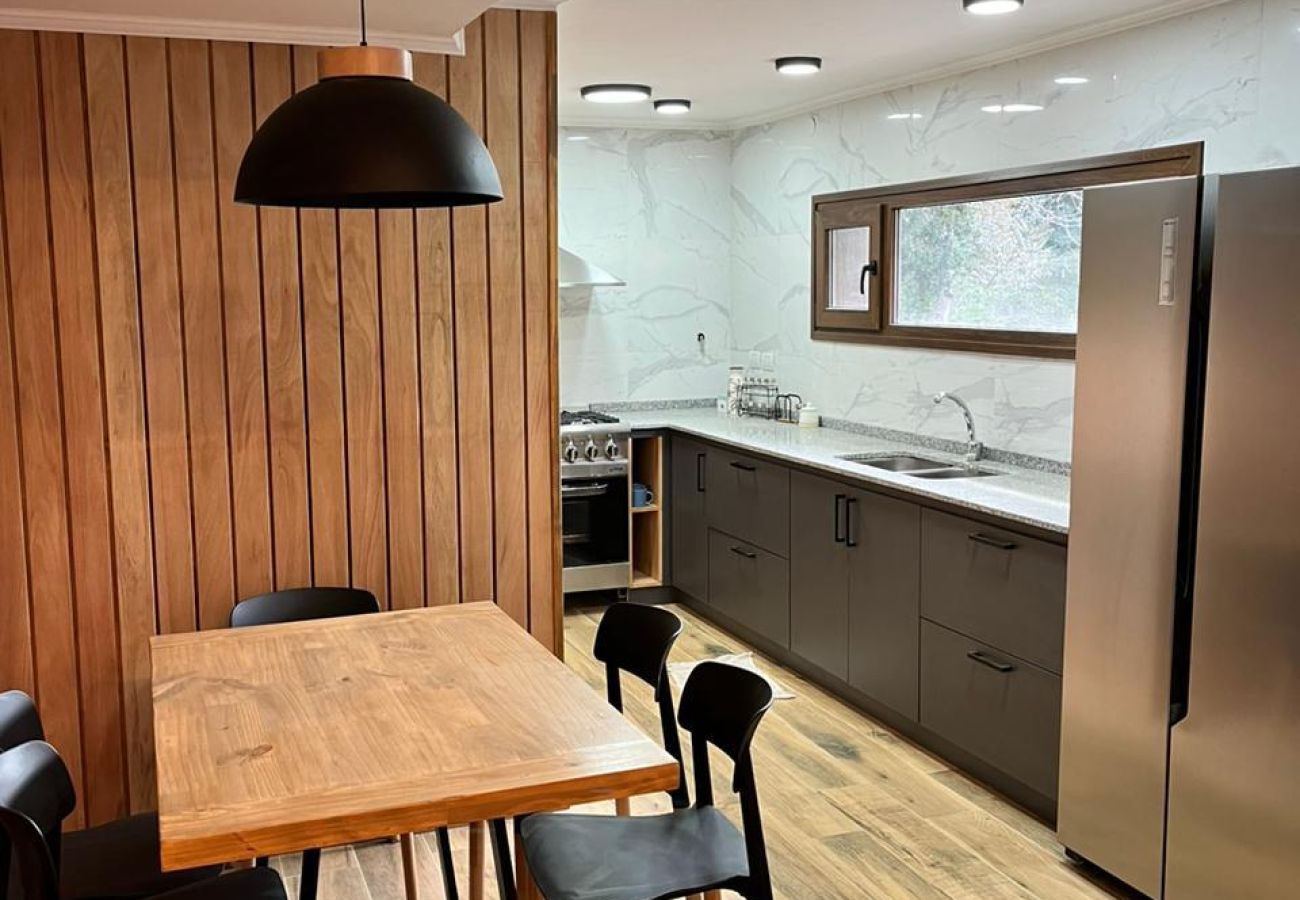 Casa en San Carlos de Bariloche - Hermosa casa a 300 metros del lago Nahuel Huapi