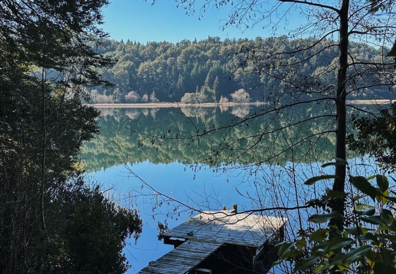 Casa en San Carlos de Bariloche - TREBOL04 CANCHERÍSIMA CASA RECIENTEMENTE REFACCIONADA SOBRE LAGUNA EL TRÉBOL