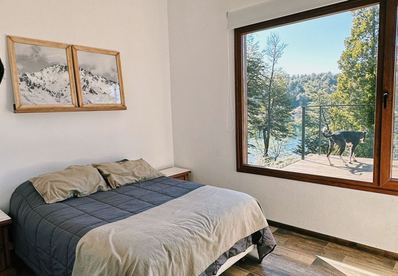 Casa en San Carlos de Bariloche - TREBOL04 CANCHERÍSIMA CASA RECIENTEMENTE REFACCIONADA SOBRE LAGUNA EL TRÉBOL