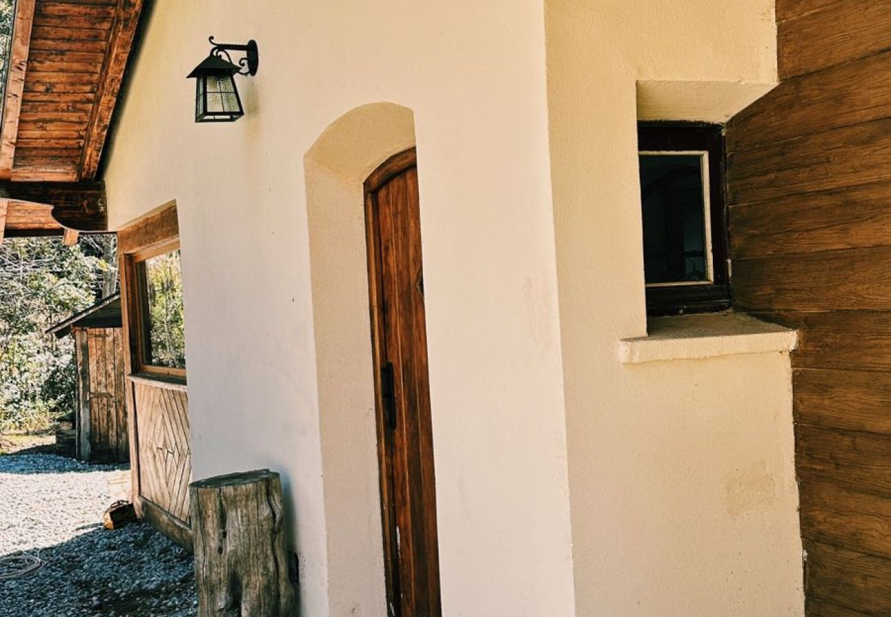 Casa en San Carlos de Bariloche - TREBOL04 CANCHERÍSIMA CASA RECIENTEMENTE REFACCIONADA SOBRE LAGUNA EL TRÉBOL