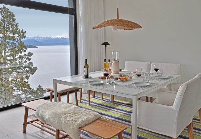 Apartamento en San Carlos de Bariloche - HUAPI44C – Escapada con pileta y jacuzzi 