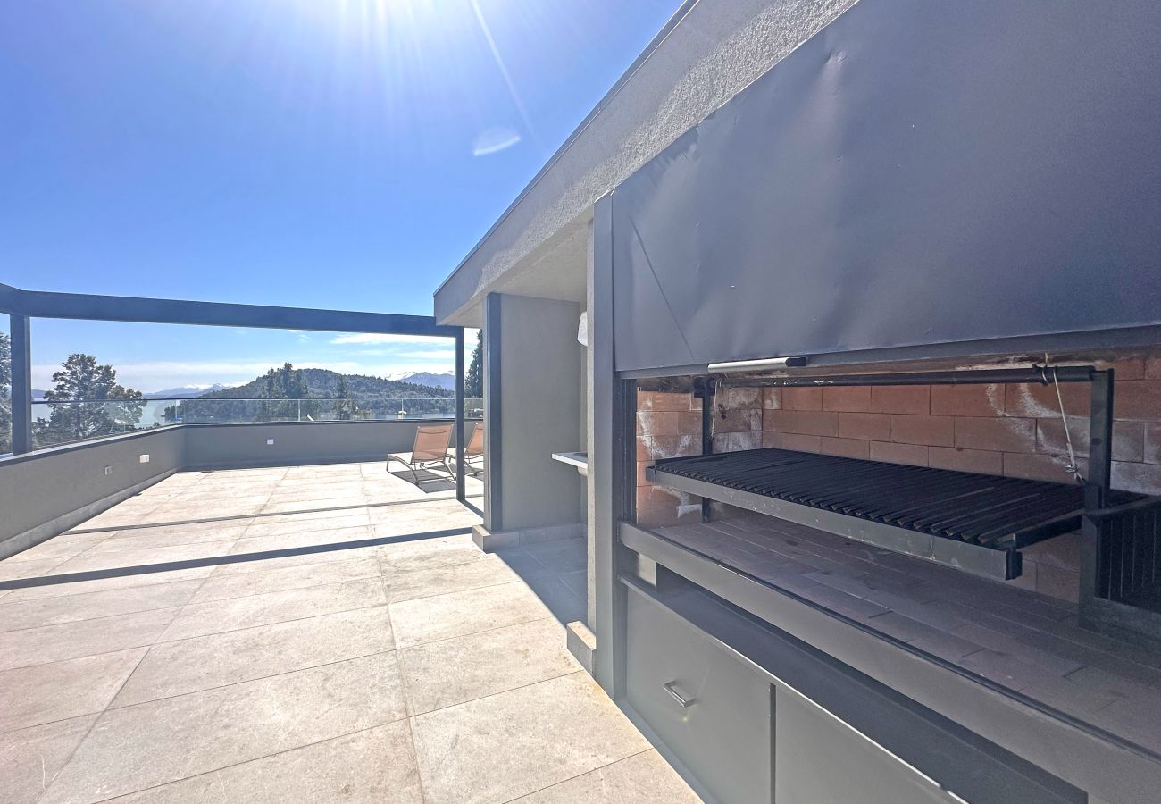 Apartamento en San Carlos de Bariloche - HUAPI44C – Escapada con pileta y jacuzzi 