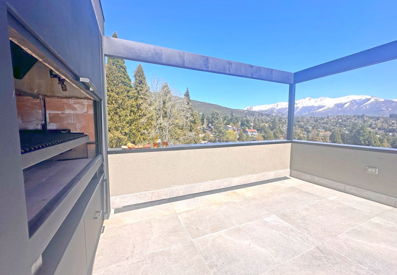 Apartamento en San Carlos de Bariloche - HUAPI44C – Escapada con pileta y jacuzzi 