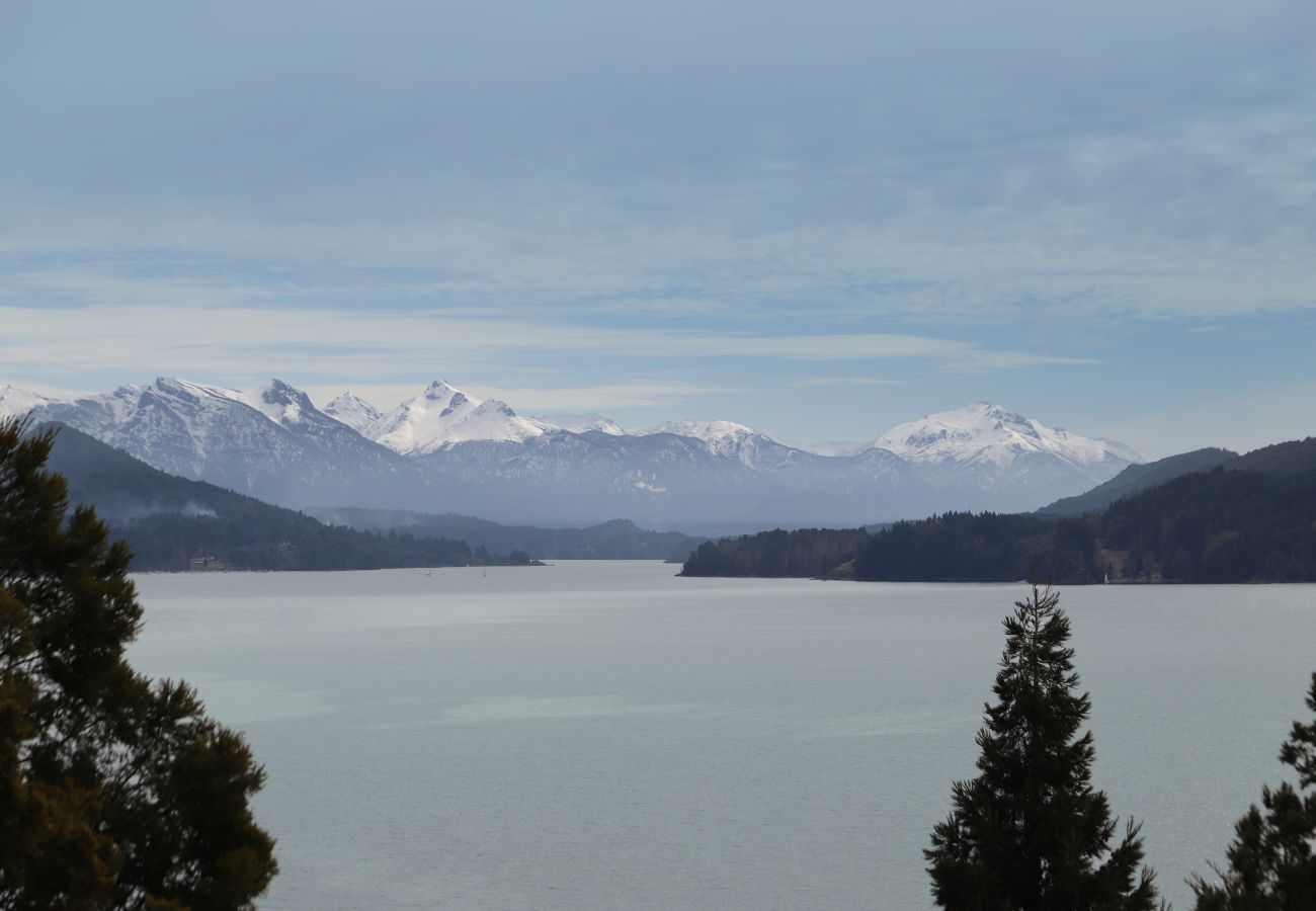 Apartamento en San Carlos de Bariloche - HUAPI44C – Escapada con pileta y jacuzzi 