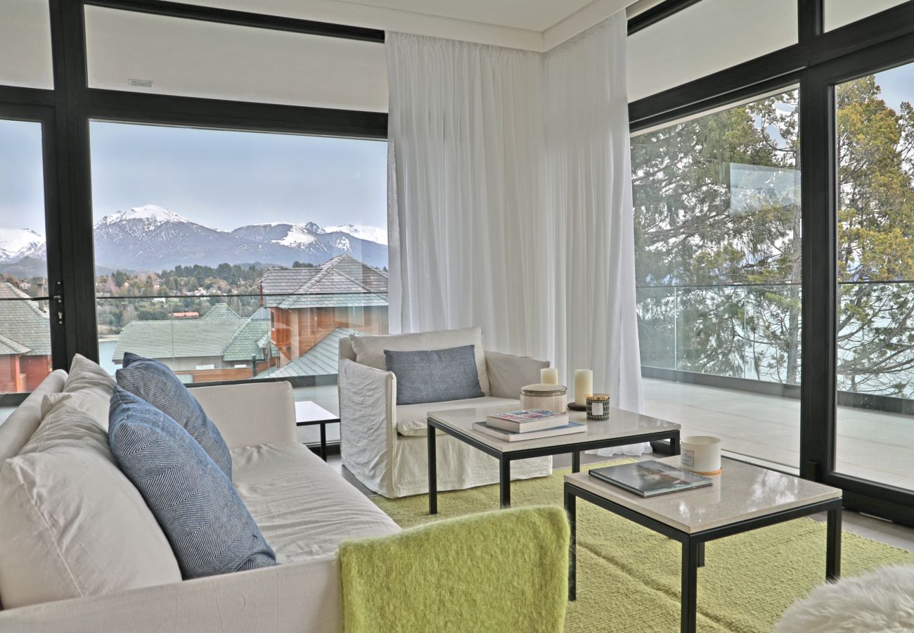 Apartamento en San Carlos de Bariloche - HUAPI44C – Escapada con pileta y jacuzzi 
