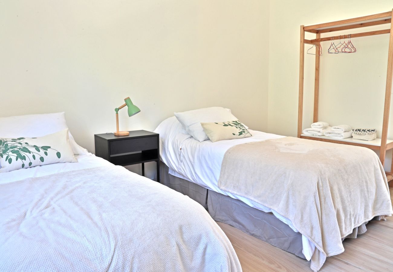 Casa en San Carlos de Bariloche - CAS04 Nueva y cómoda casa de diseño ubicada en tranquilo barrio privado a 6 km del centro