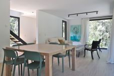 Casa en San Carlos de Bariloche - CAS04 Nueva y cómoda casa de diseño ubicada en tranquilo barrio privado a 6 km del centro