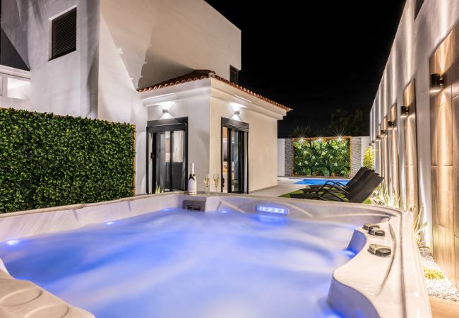 Villa en San Miguel de Abona - LUXURY VILLA LIBELLILE  Villa en San Miguel de Abona - LUXURY VILLA LIBELLILE