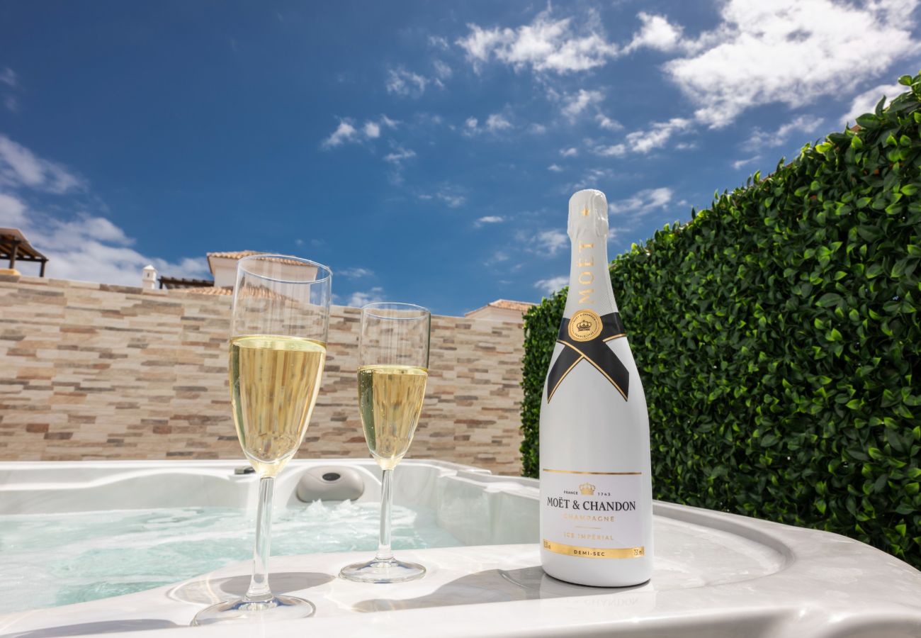 Villa en San Miguel de Abona - LUXURY VILLA LIBELLILE  Villa en San Miguel de Abona - LUXURY VILLA LIBELLILE